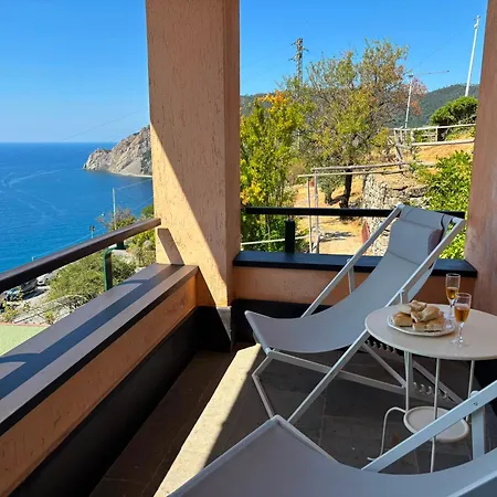Serra - Amazing Sea View Ac And Parking 펜션 몬테로소 알 마레